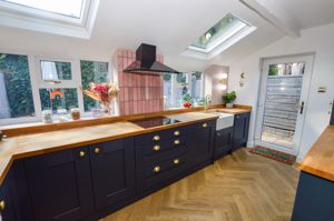 Kitchen- click for photo gallery